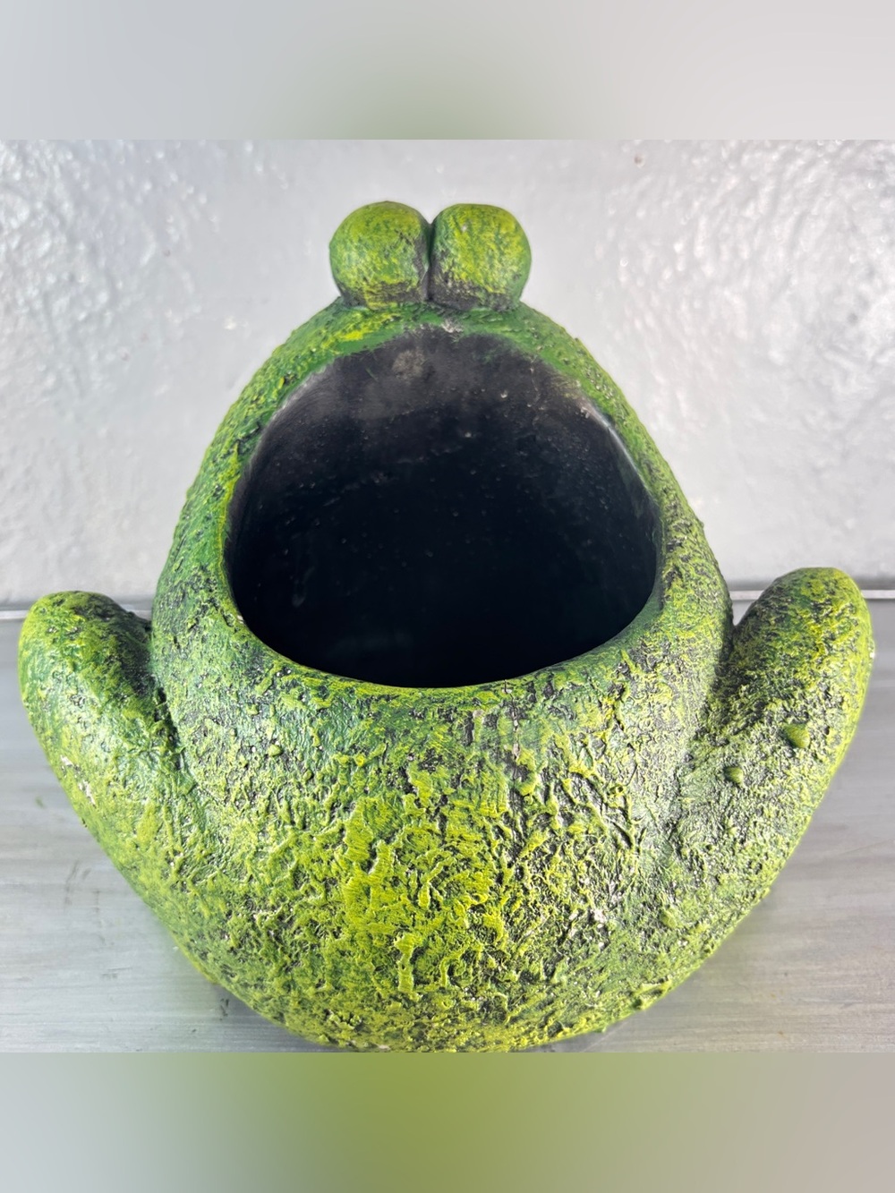 Big Booty RUDY Cement Frog Planter Medium Sized Heavy - Picture 8 of 14